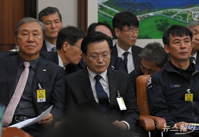 김이배 제주항공 대표가 29일 서울 여의도 국회 국토교통위원회에서 열린  종합국정감사에 출석해 자리하고 있다. 사진=이수길 기자 Leo2004@newsway.co.kr