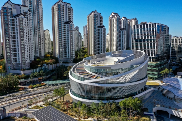 대보건설 시공 경기도서관 개관···'비정형 구조' 눈길