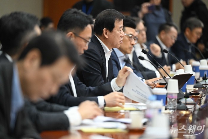 서유석 금융투자협회장이 30일 오전 서울 여의도 금융투자협회에서 열린 금융투자업계 CEO 간담회에서 모두발언을 하고 있다. 사진=강민석 기자 kms@newsway.co.kr