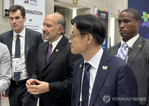 한미 무역합의 뒤집는 러트닉 발언