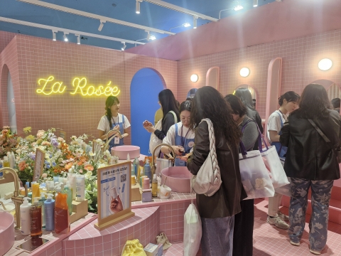 "실내 정원에서 나만의 아름다움을 찾다"···'컬리뷰티페스타 2025' 개막