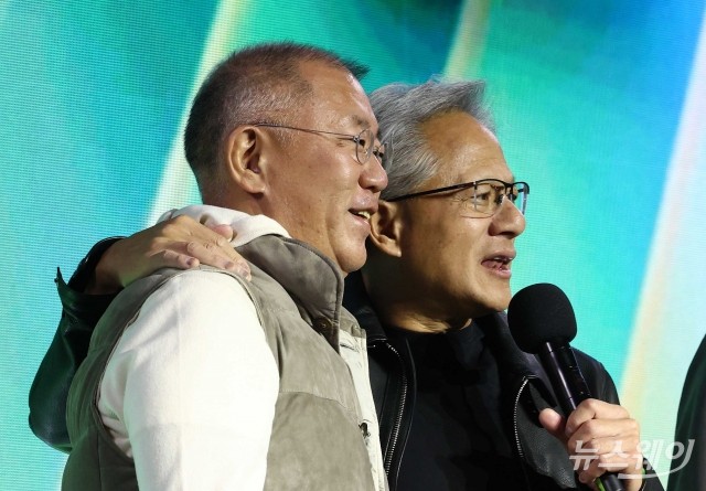 "어게인 경주"···재회하는 정의선과 젠슨 황