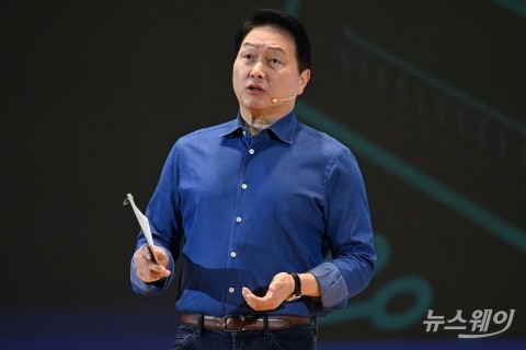최태원 &quot;파트너들과 사업 기회 만들어 AI 솔루션 찾을 것&quot;