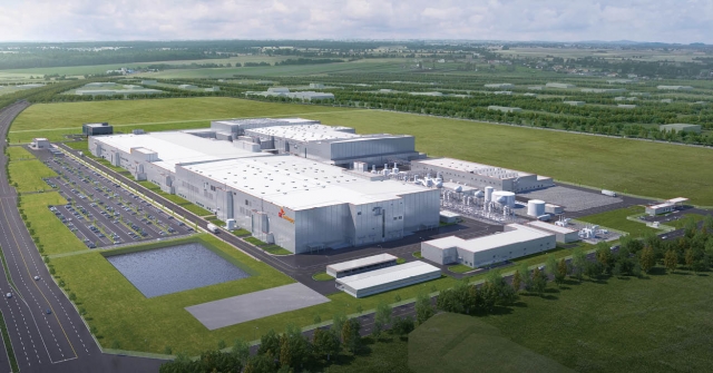 "발주사가 배상하라"···헝가리 공장 잡음에 유탄맞은 SK온