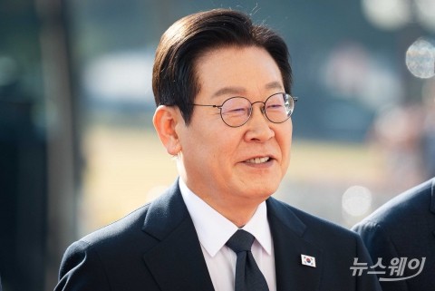李, 금융지주 지배구조 작심비판···"소수가 지배권 행사"
