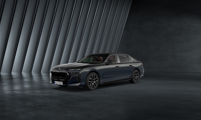 MW 740i xDrive M 스포츠 프로 인디비주얼 투톤 드라빗 그레이 에디션. 사진=BMW코리아 제공