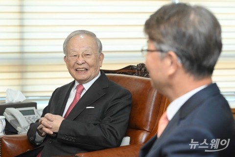 손경식 경총 회장, 김지형 경사노위 위원장에 &quot;합리적 노사관계 정착 큰 과제&quot;