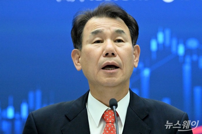 정은보 한국거래소 이사장이 11일 오후 서울 여의도 한국거래소에서 열린 코스피 5000 시대 도약을 위한 세미나에서 개회사를 하고 있다. 사진=강민석 기자 kms@newsway.co.kr