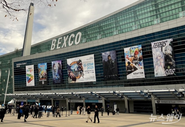 [르포]11월 찬바람도 날린 '게임사랑'···부스마다 '구름인파'