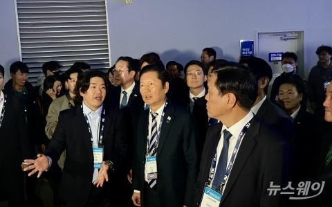 부산 찾은 정청래 민주당 대표 &quot;게임 산업 적극 지원&quot;