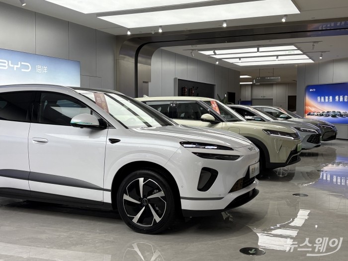 '디스페이스' 내 차량 전시. 사진=황예인 기자