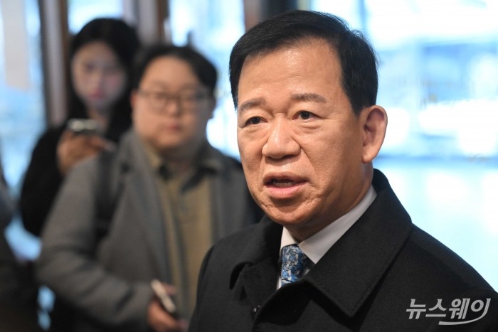 서유석 금융투자협회 회장이 17일 오전 서울 여의도 한 카페에서 '제7대 금융투자협회장 선거 출마' 관련 입장을 밝히고 있다. 사진=강민석 기자 kms@newsway.co.kr