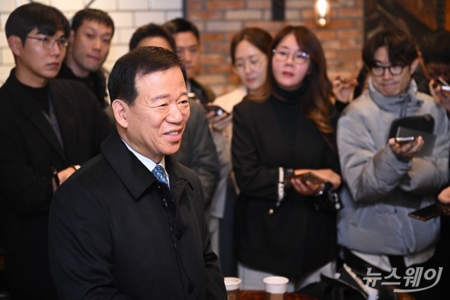 미소 머금고 재선 출사표 던진 서유석 금융투자협회장