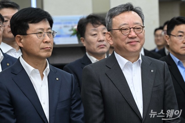 미소 짓는 정상혁 신한은행장