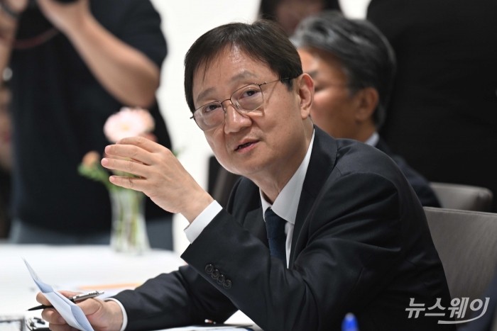 이찬진 금융감독원장이 24일 오후 서울 여의도 키움증권 본점 회의실에서 열린 벤처기업 대표 화상 간담회에서 발언을 하고 있다. 사진=강민석 기자 kms@newsway.co.kr