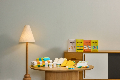 '컬러 오브 맥심' 굿즈부터 맥심골목까지···경험형 마케팅 확산