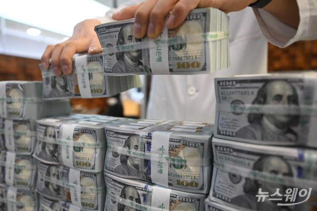 韓 외환보유액 4300억달러 돌파...여섯달 연속 증가세
