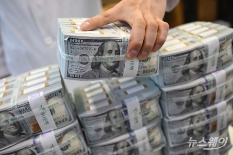 원·달러 환율 1480원 뚫었다···"글로벌 불확실성 영향"
