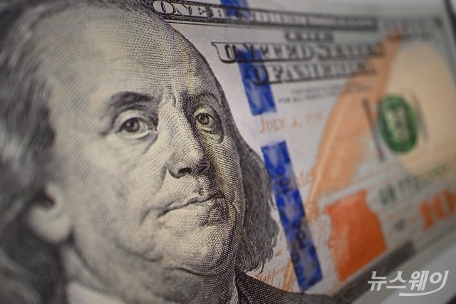 원·달러 환율, 외환당국 개입 의지에 소폭 하락...1477.3원 출발