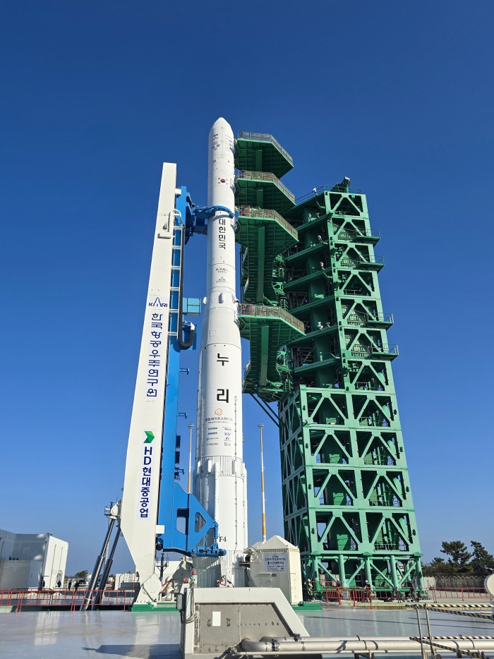 HD현대중공업이 구축한 발사대에서 발사 준비를 마친 누리호 모습. 사진=HD현대중공업 제공