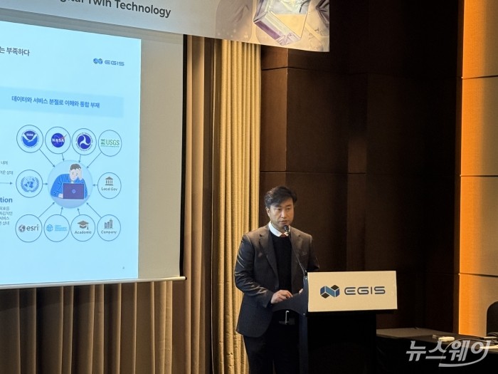 김성호 이지스 대표가 27일 오전 서울 여의도 콘래드호텔에서 열린 '이지스 기업공개(IPO) 기자간담회'에서 발언하고 있다.