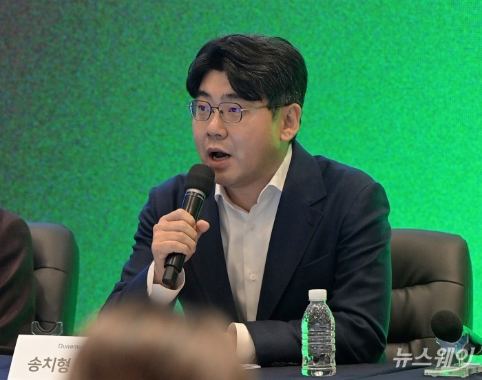 네이버와 결합 늦어지는 두나무···해외서 신사업 '돌파구'