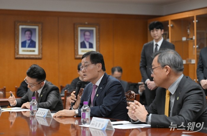 서정학 IBK 투자증권 대표가 28일 서울 여의도 금융감독원에서 열린 '모험자본 생태계와 상생금융 활성화를 위한 중소벤처기업부·금융감독원 업무협약식'에서 업계를 대표해 발언하고 있다. 사진=이수길 기자 Leo2004@newsway.co.kr