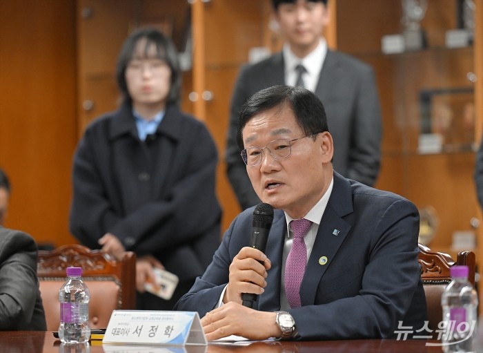 서정학 IBK 투자증권 대표가 28일 서울 여의도 금융감독원에서 열린 '모험자본 생태계와 상생금융 활성화를 위한 중소벤처기업부·금융감독원 업무협약식'에서 업계를 대표해 발언하고 있다. 사진=이수길 기자 Leo2004@newsway.co.kr