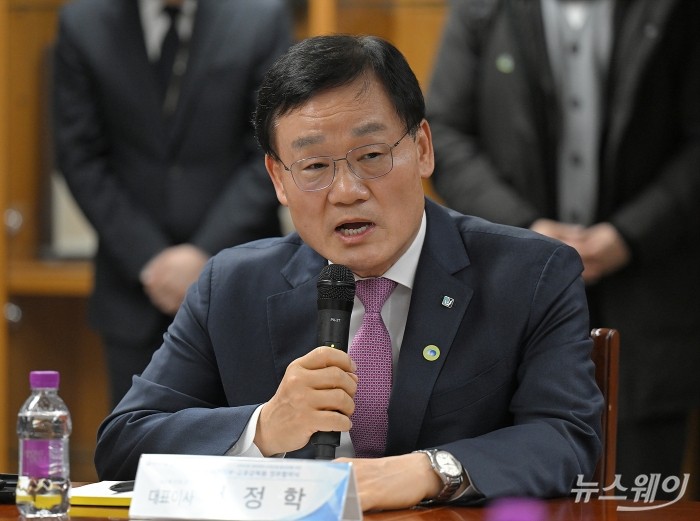 서정학 IBK 투자증권 대표가 28일 서울 여의도 금융감독원에서 열린 '모험자본 생태계와 상생금융 활성화를 위한 중소벤처기업부·금융감독원 업무협약식'에서 업계를 대표해 발언하고 있다. 사진=이수길 기자 Leo2004@newsway.co.kr