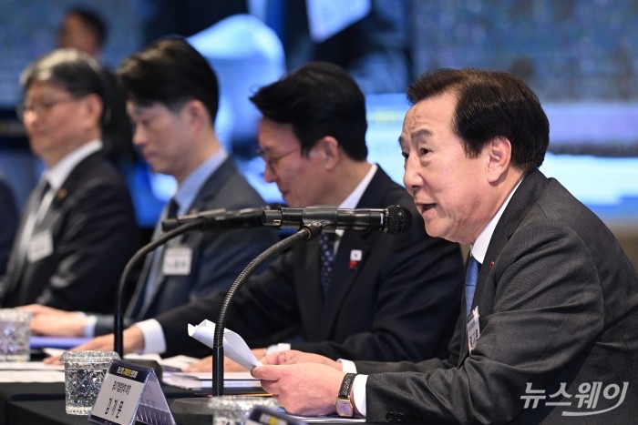 김기문 중소기업중앙회 회장이 1일 오후 서울 여의도 중소기업중앙회에서 열린 중소기업 규제합리화 현장대화에서 개회사를 하고 있다. 사진=강민석 기자 kms@newsway.co.kr