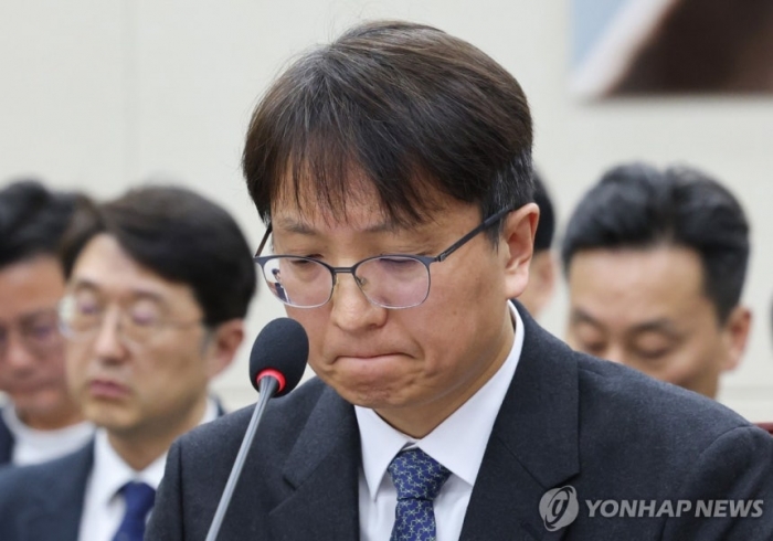 박대준 쿠팡 대표가 2일 서울 여의도 국회에서 열린 과학기술정보방송통신위원회 전체회의에 참석, 생각에 잠겨 있다. /사진=연합뉴스