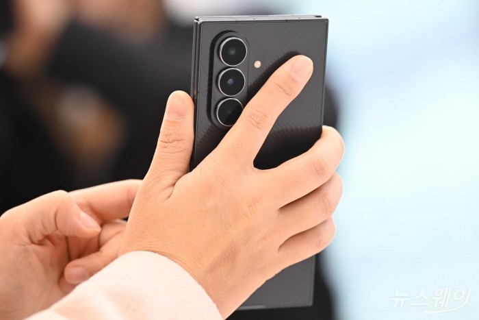 사진은 삼성전자의 '갤럭시 Z 트라이폴드'. 사진=강민석 기자 kms@newsway.co.kr