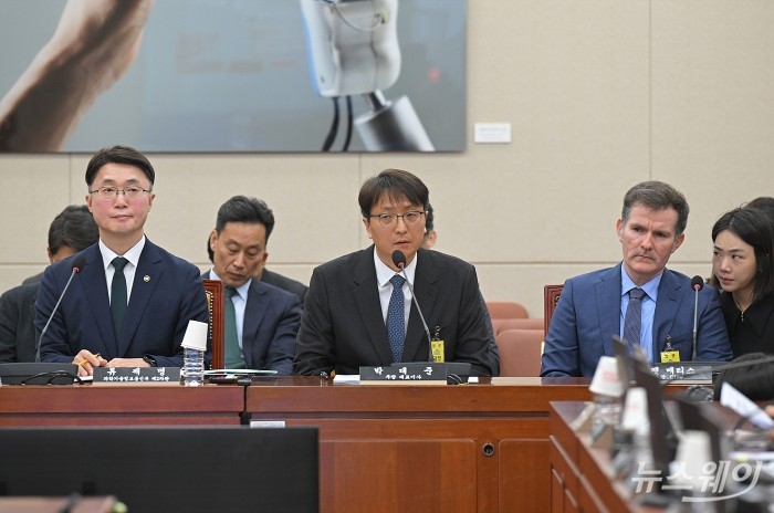 박대준 쿠팡 대표가 2일 오전 서울 여의도 국회 과학기술정보방송통신위원회에서 열린 쿠팡 침해사고 관련 현안 질의에 출석해 의원질의에 답하고 있다. 사진=이수길 기자 Leo2004@newsway.co.kr