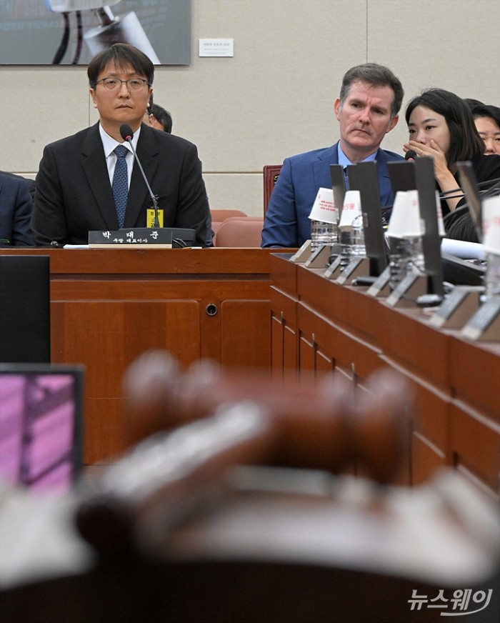 박대준 쿠팡 대표가 2일 오전 서울 여의도 국회 과학기술정보방송통신위원회에서 열린 쿠팡 침해사고 관련 현안 질의에 출석해 의원질의에 답하고 있다. 사진=이수길 기자 Leo2004@newsway.co.kr