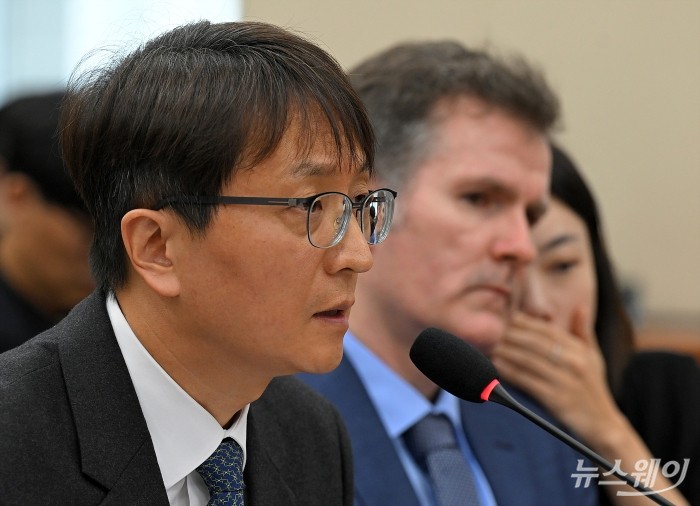 박대준 쿠팡 대표가 2일 오전 서울 여의도 국회 과학기술정보방송통신위원회에서 열린 쿠팡 침해사고 관련 현안 질의에 출석해 의원질의에 답하고 있다. 사진=이수길 기자 Leo2004@newsway.co.kr