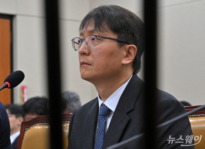 박대준 쿠팡 대표가 2일 오전 서울 여의도 국회 과학기술정보방송통신위원회에서 열린 쿠팡 침해사고 관련 현안 질의에 출석해 의원질의를 듣고 있다. 사진=이수길 기자 Leo2004@newsway.co.kr