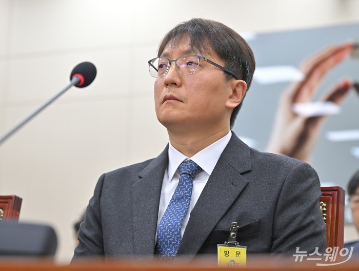 박대준 쿠팡 대표가 2일 오전 서울 여의도 국회 과학기술정보방송통신위원회에서 열린 쿠팡 침해사고 관련 현안 질의에 출석해 의원질의를 듣고 있다. 사진=이수길 기자 Leo2004@newsway.co.kr