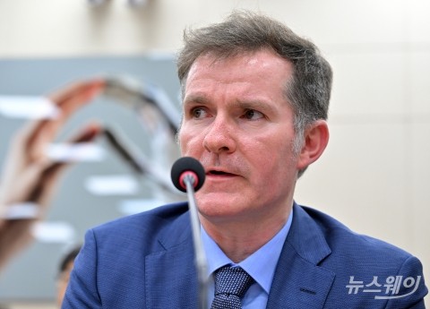 국회 쿠팡 침해사고 관련 현안 질의 출석한 브랫 매티스 최고정보보안책임자