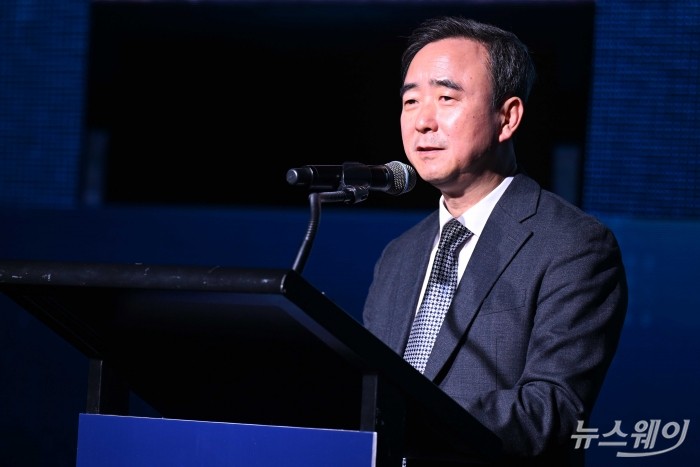 임문영 국가인공지능전략위원회 상근 부위원장이 3일 오전 서울 용산구 그랜드하얏트호텔에서 열린 국방 AI 생태계 발전 포럼에서 축사를 하고 있다. 사진=강민석 기자 kms@newsway.co.kr