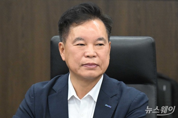 김장우 에코프로비엠 경영대표가 4일 오후 서울 중구 대한상공회의소에서 열린 'M.AX 얼라이언스-국민성장펀드 연계 간담회'에 참석해 자리하고 있다. 사진=강민석 기자 kms@newsway.co.kr