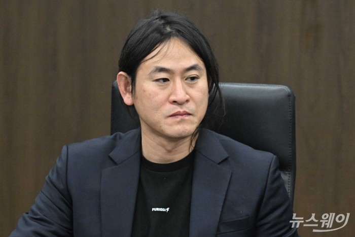 백준호 퓨리오사AI 대표가 4일 오후 서울 중구 대한상공회의소에서 열린 'M.AX 얼라이언스-국민성장펀드 연계 간담회'에 참석해 자리하고 있다. 사진=강민석 기자 kms@newsway.co.kr