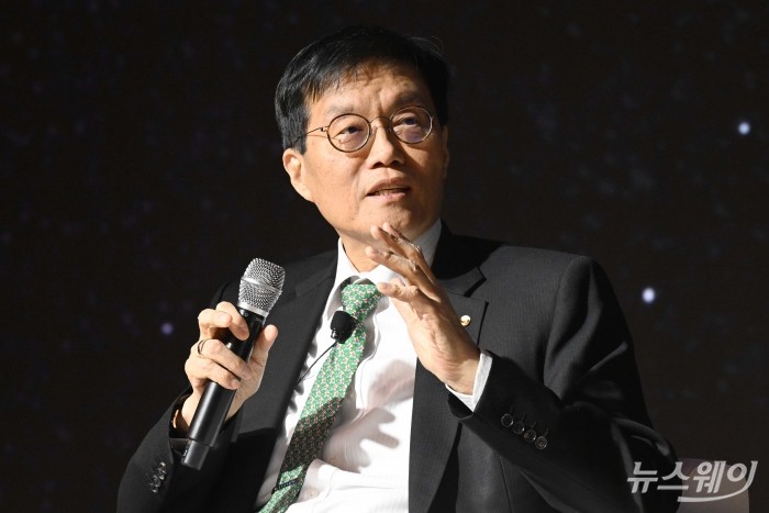 이창용 한국은행 총재가 5일 오후 서울 중구 대한상공회의소에서 열린 '제4회 대한상공회의소-한국은행 세미나' 특별대담에서 발언을 하고 있다. 사진=강민석 기자 kms@newsway.co.kr