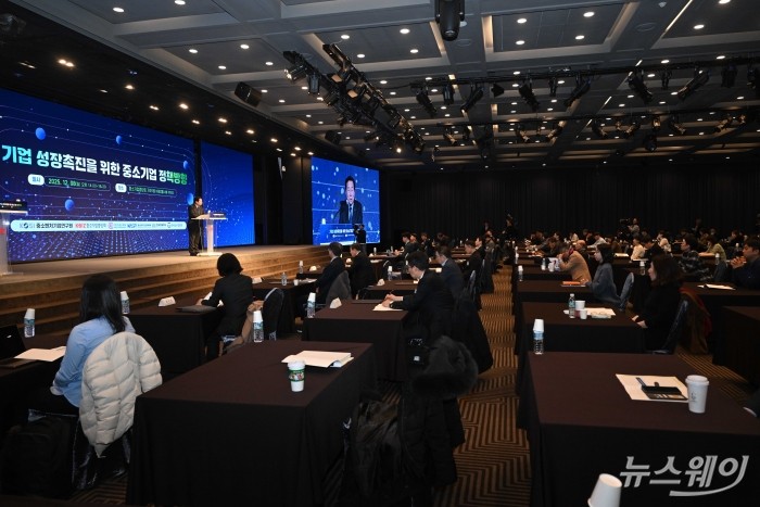 김기문 중소기업중앙회장이 8일 오후 서울 여의도 중소기업중앙회에서 열린 기업 성장촉진을 위한 중소기업 정책방향에서 환영사를 하고 있다. 사진=강민석 기자 kms@newsway.co.kr