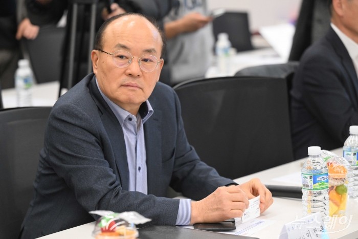 이정복 금호피앤비화학 대표이사가 9일 오후 서울 종로구 한국화학산업협회에서 열린 석유화학 업계 간담회에 참석해 자리하고 있다. 사진=강민석 기자 kms@newsway.co.kr