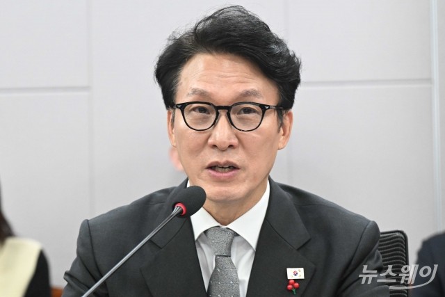 김민석 총리 "양국 정부 합의 내용 지킬 것···지혜롭게 지켜보며 갈 것"