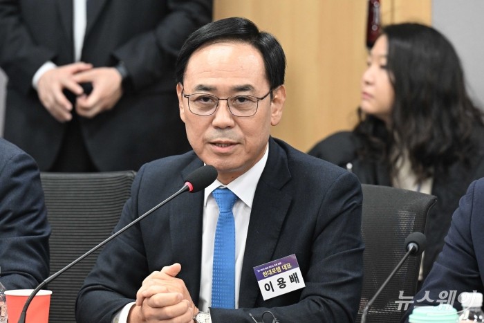 이용배 현대로템 사장이 15일 오전 서울 여의도 국회의원회관에서 열린 '25-1차 K-방산 리더스 조찬 포럼'에서 발언을 하고 있다. 사진=강민석 기자 kms@newsway.co.kr