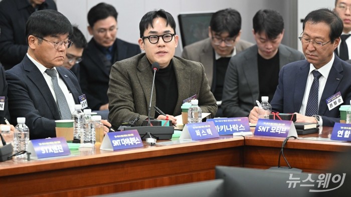 윤성호 마키나락스 대표이사가 15일 오전 서울 여의도 국회의원회관에서 열린 '25-1차 K-방산 리더스 조찬 포럼'에서 발언을 하고 있다. 사진=강민석 기자 kms@newsway.co.kr