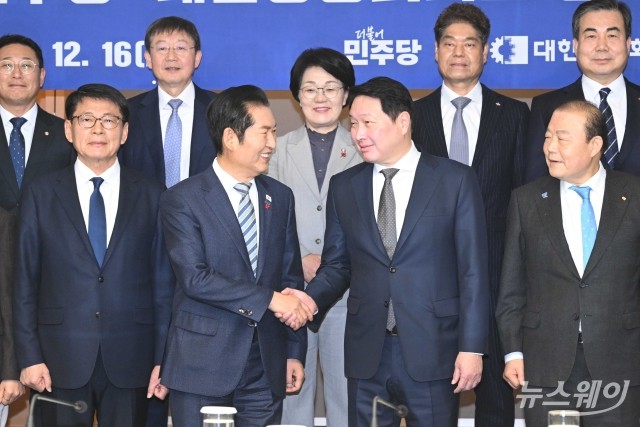 3개월 만에 다시 만난 정청래·최태원