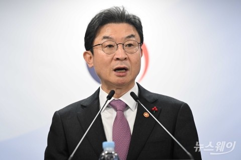 이억원 "'치매머니 '문제, 보험이 효과적으로 해결할 수 있어"