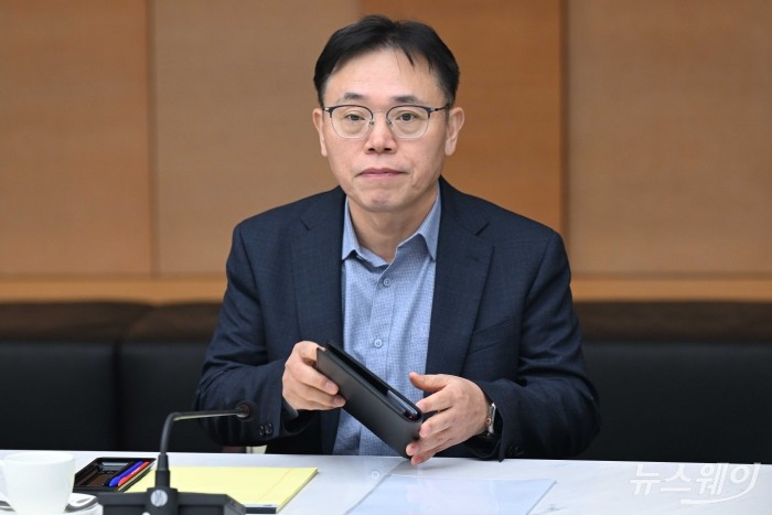 김동춘 LG화학 사장이 22일 오후 서울 중구 대한상공회의소에서 열린 석유화학업계 CEO간담회에 참석해 자리하고 있다. 사진=강민석 기자 kms@newsway.co.kr